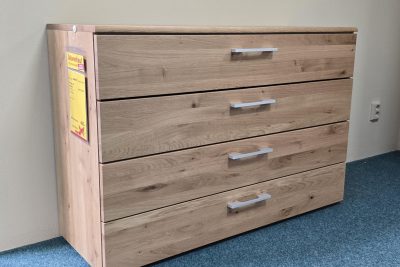 Korpus Dekor Asteiche, Front Asteiche massiv. Maß ca. B 120 cm x H 81 cm x T 42 cm mit 4 Schubkästen.